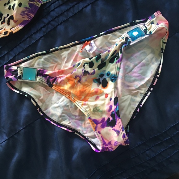 Apollo cheetah leopard white purple rainbow bikini - Picture 3 of 8